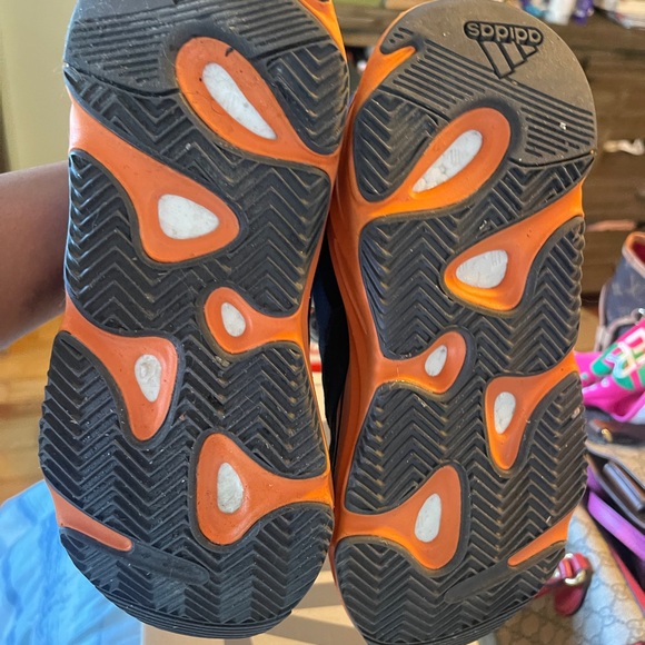 Yeezy 700 - Picture 5 of 6